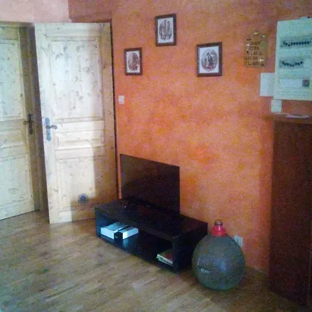 Maison De Village Apartment Cruis